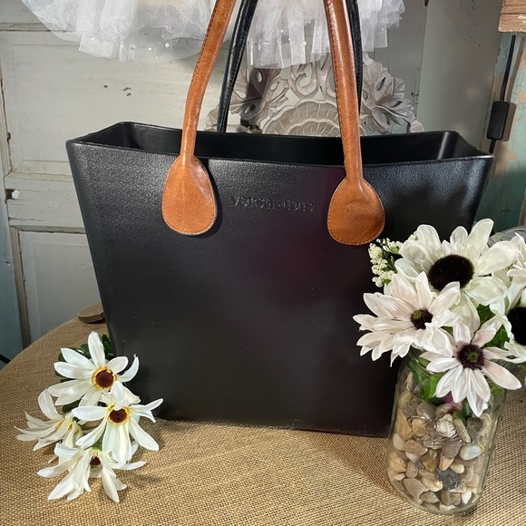 Versa Tote - Small w/bonus interchangeable straps - Picture 5 of 15